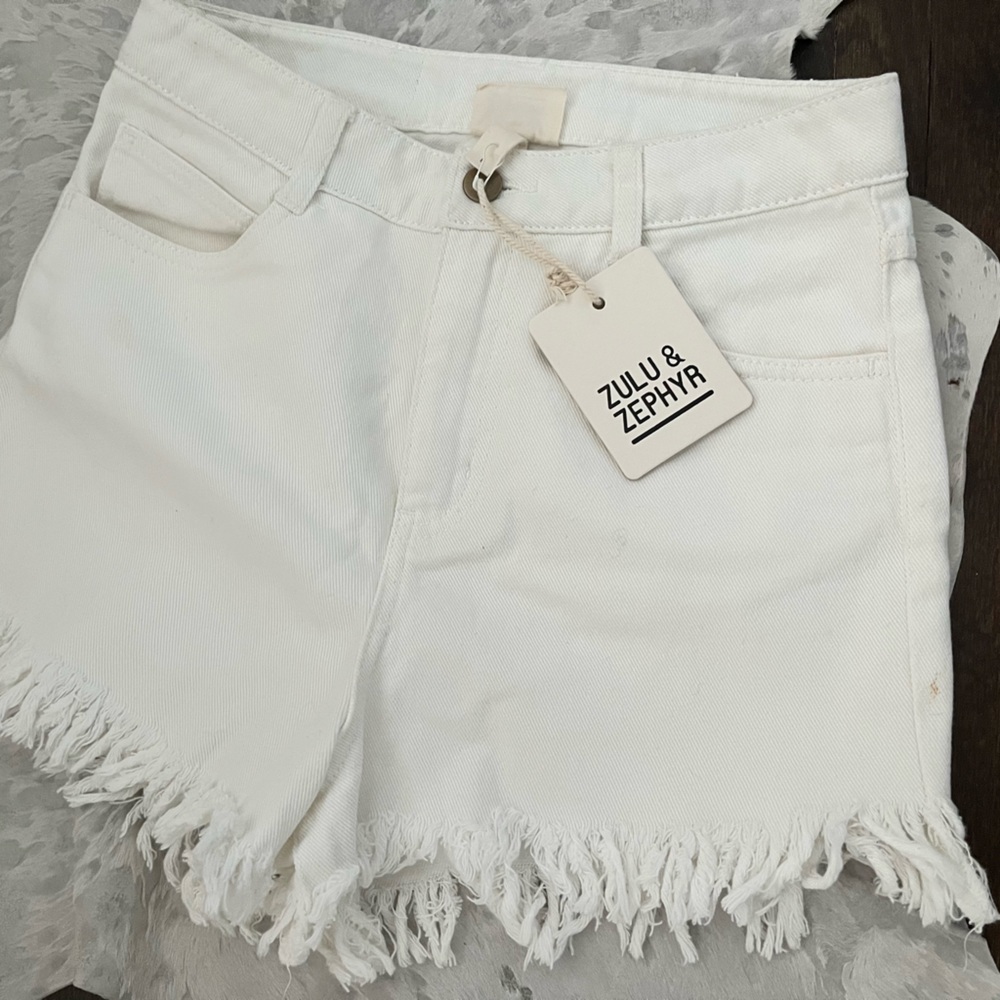 Zulu and zephyr zed fray denim short size 8 Australian in cream